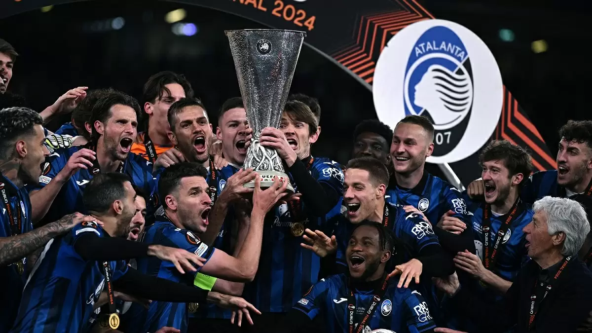 Immagine che raffigura La coppa dell'Europa League dell'Atalanta a Brusaporto